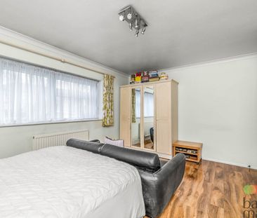 Friern Barnet Lane - Photo 2