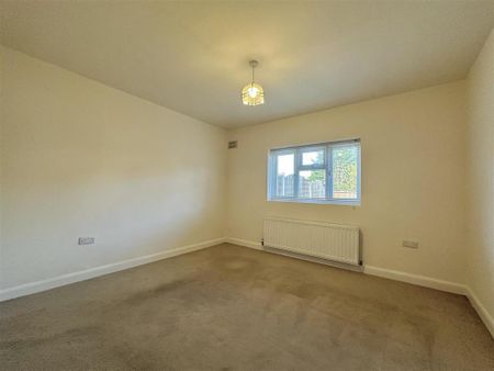 3 bedroom detached house to rent - Photo 4