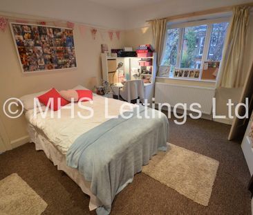 4 Bedroom Semi-Detached House for rent in Regent Park Terrace - Photo 2