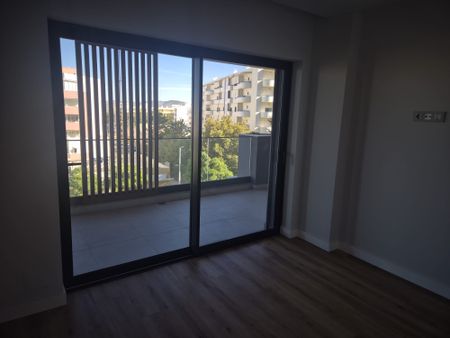 Apartamento T2 novo a estrear em condomínio com piscina - Photo 2