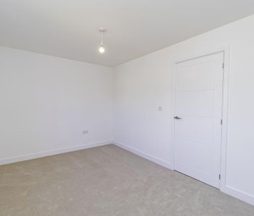 2 bedroom semi-detached house to rent - Photo 4