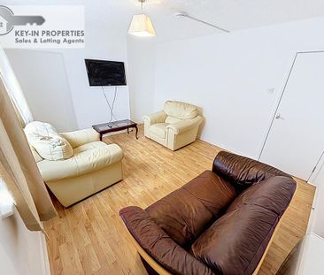 3 bedroom flat to rent - Photo 1
