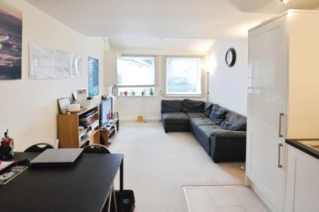 1 bedroom flat to rent - Photo 2