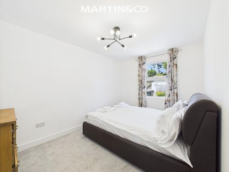 4 bedroom detached house to rent - Photo 3