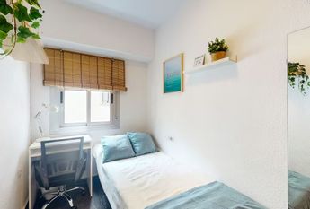 Avinguda del Port, Valencia, Valencian Community 46021