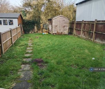 3 bedroom semi-detached house to rent - Photo 6