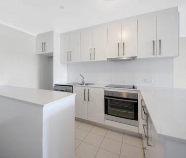 Spectacular Harbour & City Views in a Prestigious Potts Point Address - Photo 5
