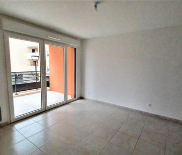 location Appartement T2 DE 40.04m² À HYERES - Photo 2