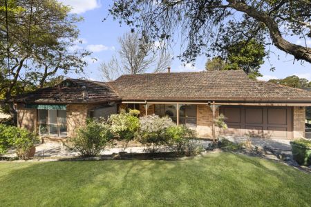 Highly Desirable Family Home In Prime Suburb - Photo 3