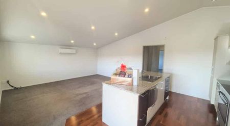 CITY CENTRE - 3 BEDROOMS - Photo 3