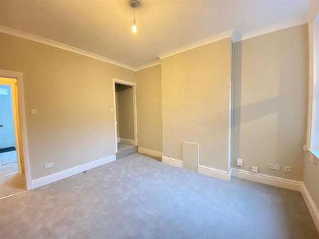 3 bedroom terraced house to rent - Photo 2