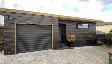 Spacious 3-Bedroom house in Prime Sandringham Location - Photo 5