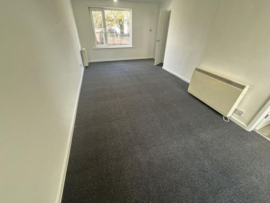 2 bedroom end of terrace house to rent - Photo 1