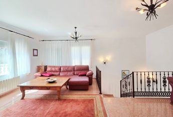 LONG TERM RENTAL Beautiful villa with sea views for rent in Benissa coast with 5 bedrooms.