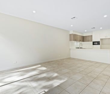 Modern Townhouse - Photo 5