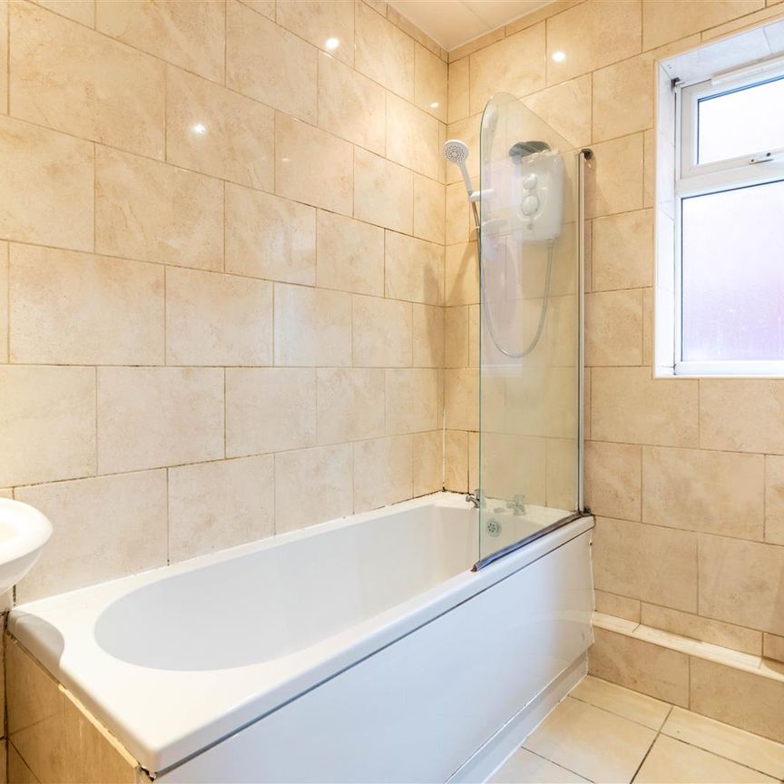 2 bed flat to rent in Addycombe Terrace, Heaton, NE6 - Photo 1