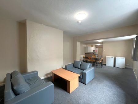 4 Bed End Terrace, Stokes Croft, BS1 - Photo 2