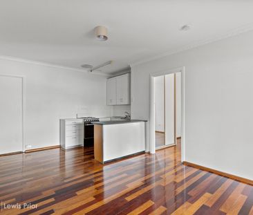 Affordable Neat & Tidy Unit Located Close to the CBD - Photo 3