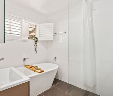 Premium 4 Bedroom Family Home With Separate Accommodation for the I... - Photo 6