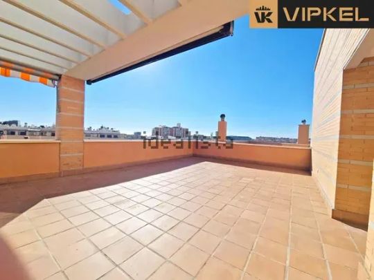 Alquiler de ático en Plaza de la Solidaridad - Photo 1