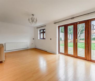 4 bedroom detached house to rent - Photo 5