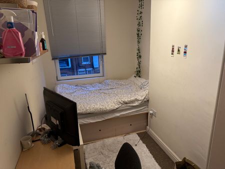 4 bedroom terraced house to rent - Photo 4