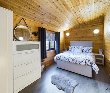 4 bedroom chalet to rent - Photo 4