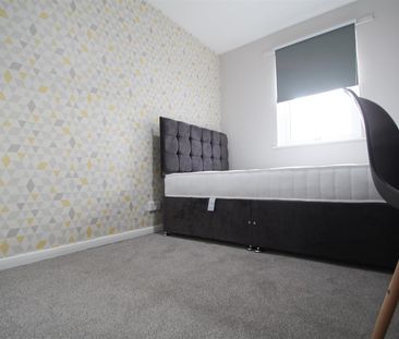 4 bedroom apartment to rent - Photo 5