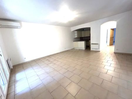 Location Appartement 4 pièces 84 m2 à Aubagne - Photo 3