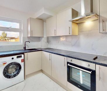 6 bedroom semi-detached house to rent - Photo 4
