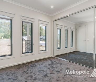 1/3 Churchill Avenue, CHADSTONE, VIC - Photo 3