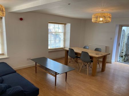 1 Bed Flat, Upper Berkeley Place, BS8 - Photo 3