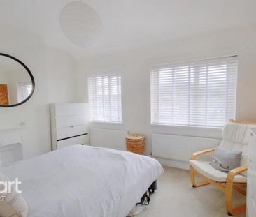2 bedroom semi-detached house to rent - Photo 5