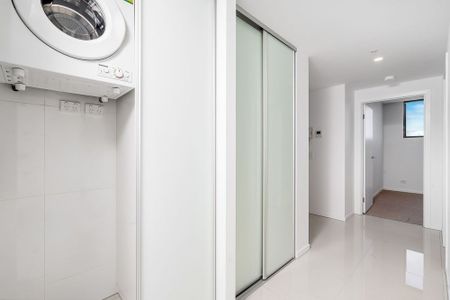 STUNNING APARTMENT - Photo 4