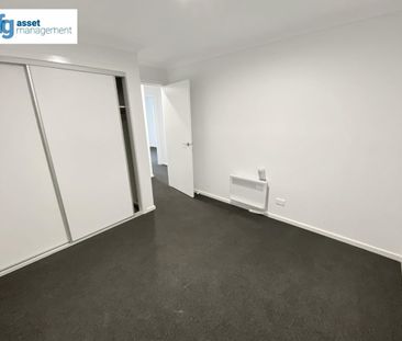 3-Bedroom Townhouse in a Quiet Location! With A/C unit upstairs - Photo 1