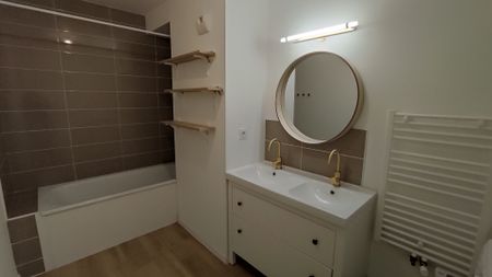 Location Appartement 4 pièces 82m² - Photo 3