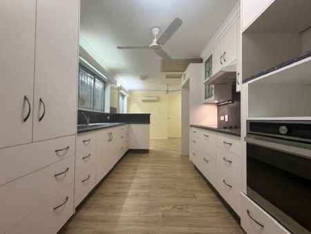 30 Lister Crescent, Wulguru QLD 4811 - House For Rent | Domain - Photo 2