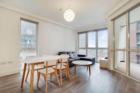 Silvertown Way, Canning Town, E16 - Photo 2