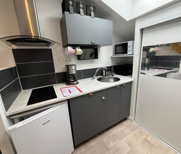 A LOUER ANGERS ST LEONARD - Studio MEUBLE situé rue ... - Photo 2