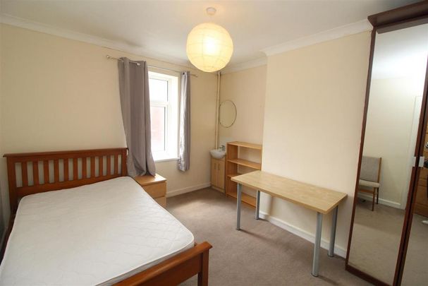 4 bedroom house to rent - Photo 1