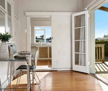 3 Bedroom in Cambridge - Photo 3