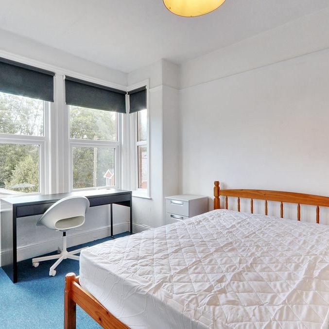 5 bedroom end of terrace house to rent - Photo 1