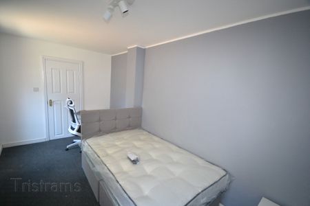 6 bed Semi-Detached House for Rent - Photo 3