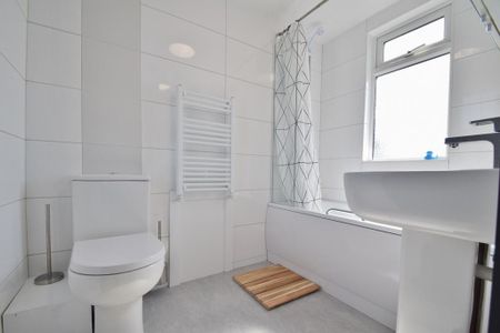 5 bedroom terraced house to rent - Photo 5