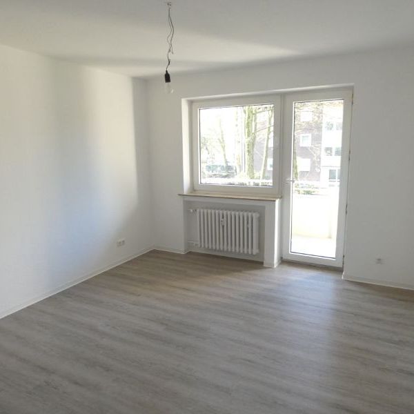 Hervorragende Erdgeschoss-Wohnung mit Balkon - Photo 1