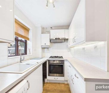 Roycroft Lane, Finchampstead, Wokingham, Berkshire, RG40 - Photo 5