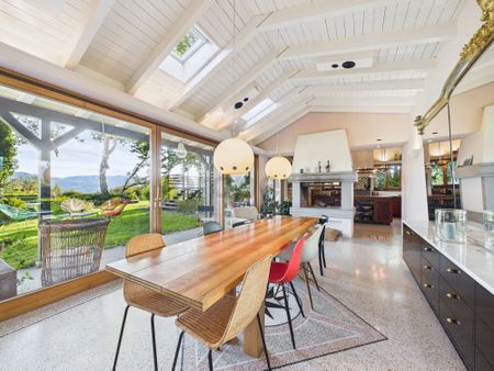 Idyllisches Landhaus mit Aussicht über See und Berge - Photo 4