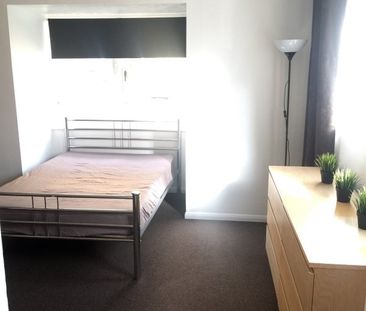 Studio Flat, Chaucer Drive, SE1 - Photo 2