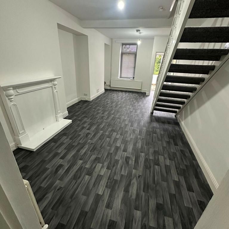 2 bedroom terraced house to rent - Photo 1