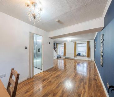 2 bedroom maisonette to rent - Photo 5